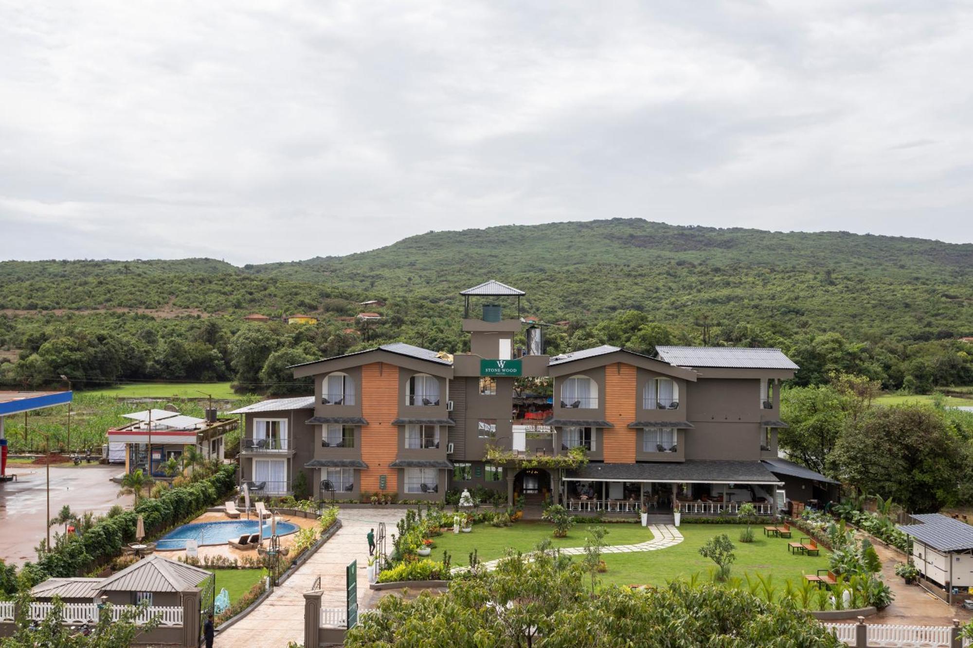 Stone Wood Hotel Amboli Amboli  Buitenkant foto
