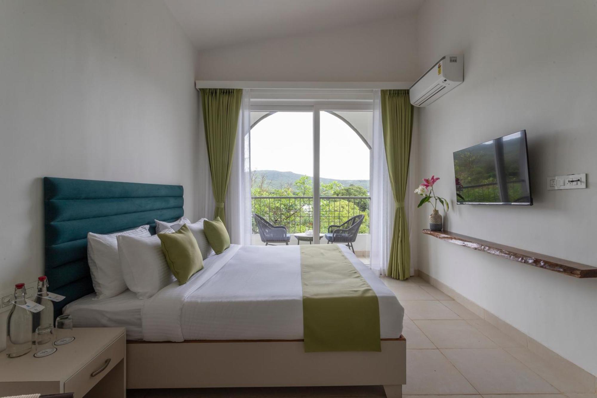 Stone Wood Hotel Amboli Amboli  Buitenkant foto