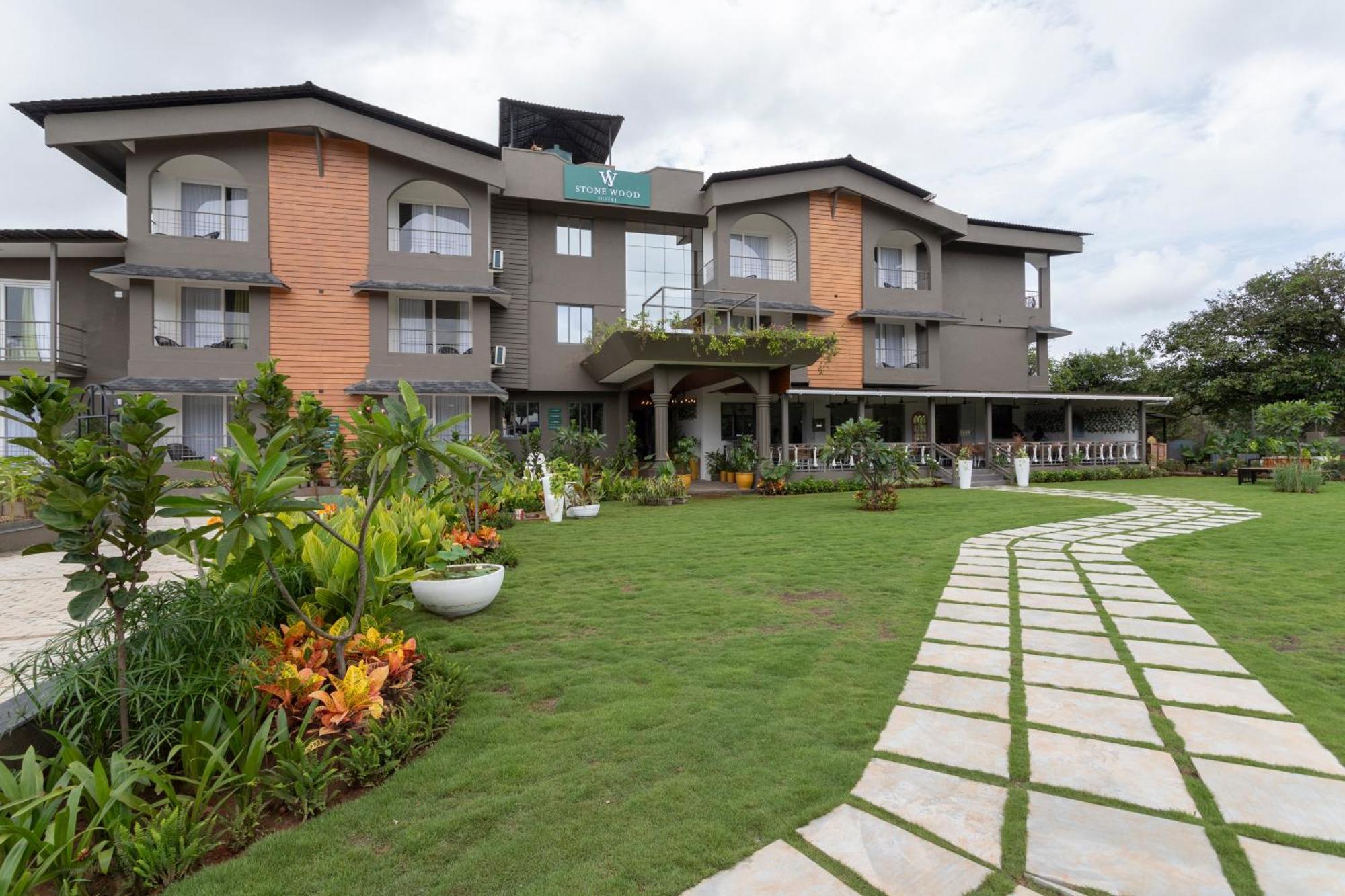 Stone Wood Hotel Amboli Amboli  Buitenkant foto