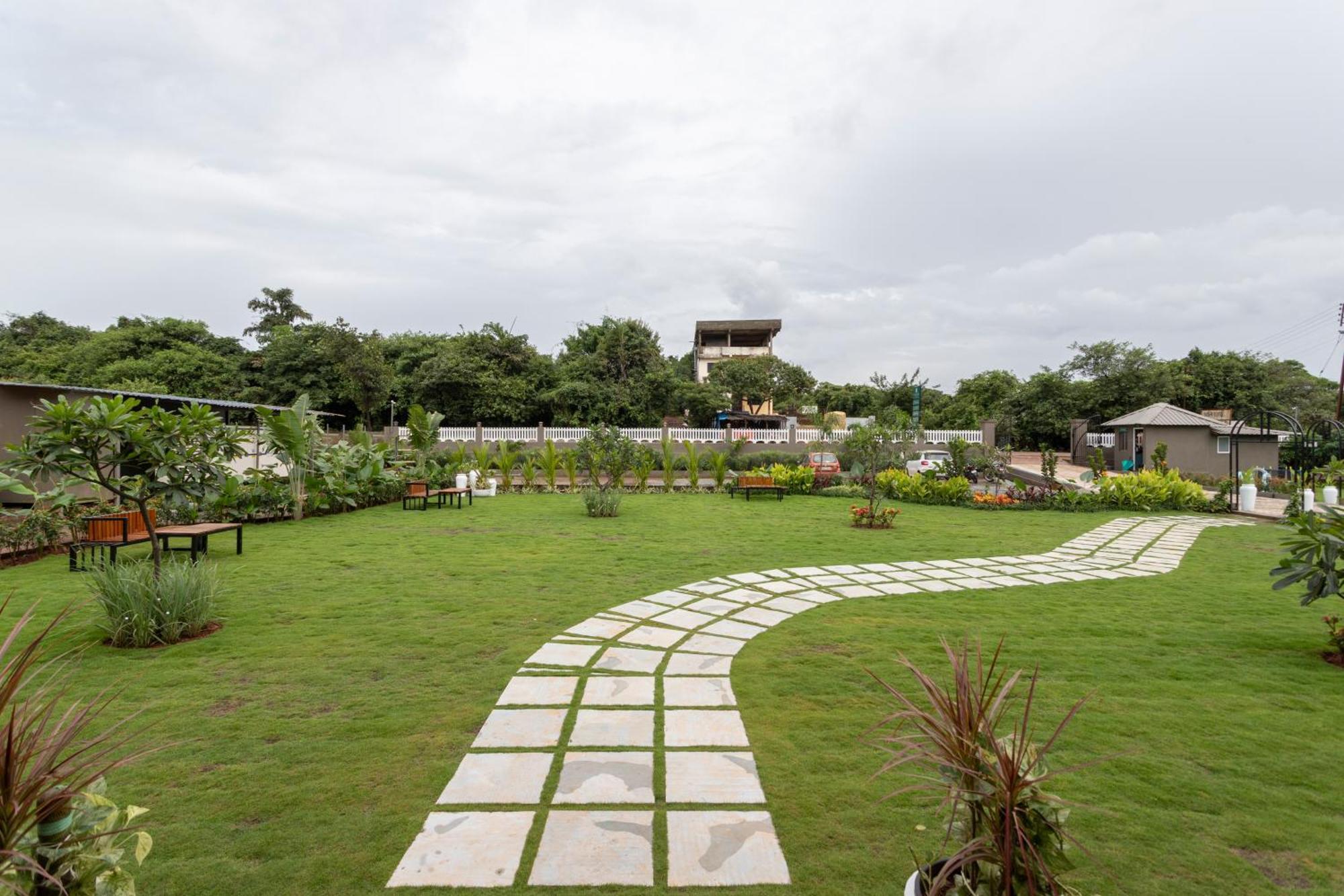 Stone Wood Hotel Amboli Amboli  Buitenkant foto