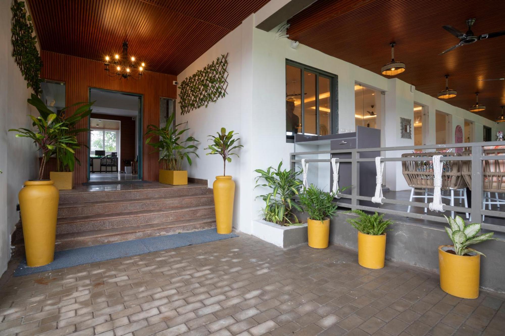 Stone Wood Hotel Amboli Amboli  Buitenkant foto